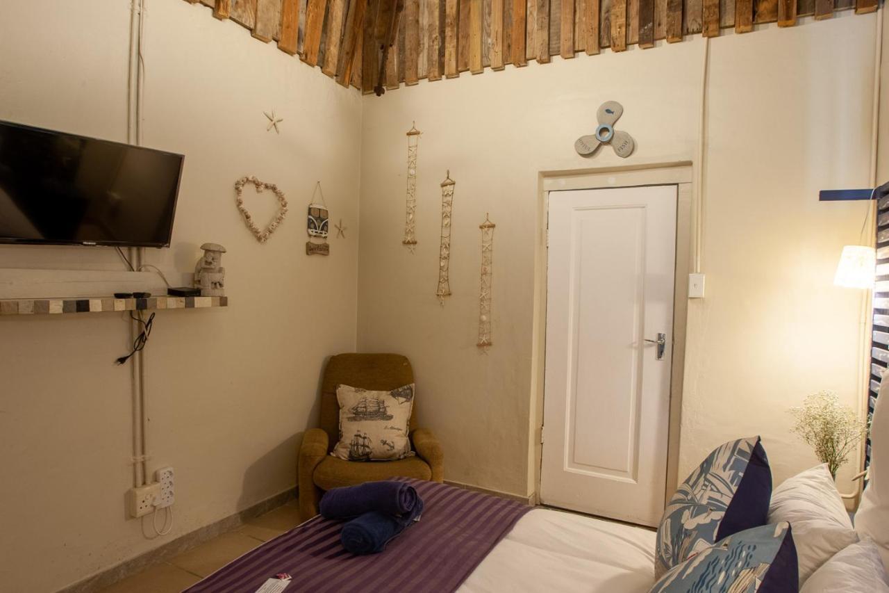Apartment Family En-suite 6 Sleeper Kitchenette Helderberg Ct