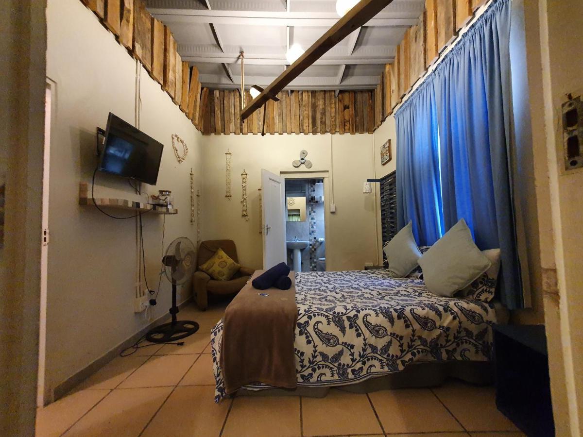 Family En-suite 6 Sleeper Kitchenette Helderberg Ct Apartment Cape Town