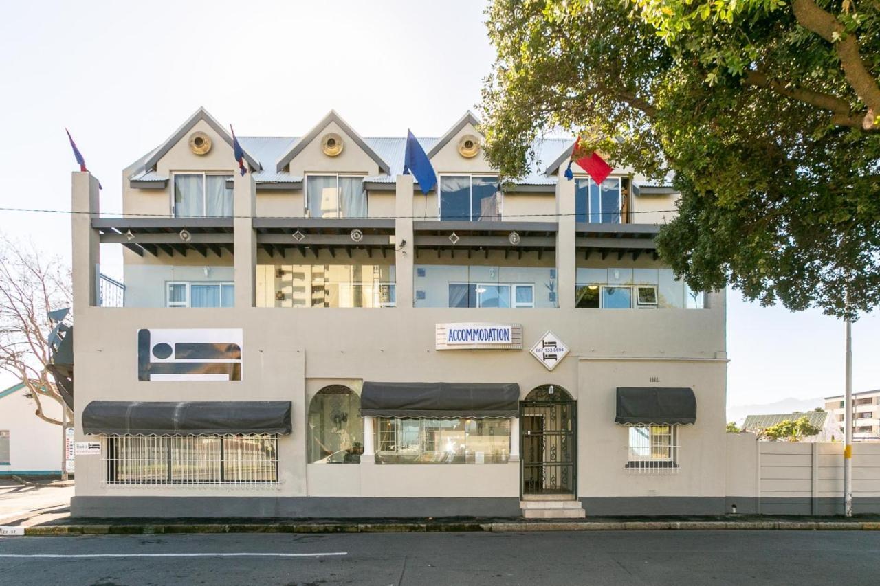 Apartment Family En-suite 6 Sleeper Kitchenette Helderberg Ct *
